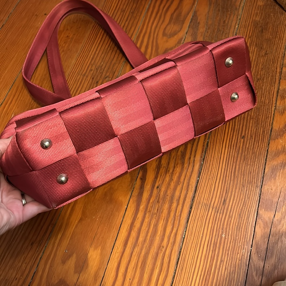 Harvey’s Seatbelt Bag - Picture 4 of 6